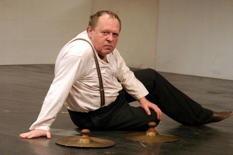 Давид Бабаев на сцене театра им. Леси Украинки Давид Бабаев на сцене театра им. Леси Украинки