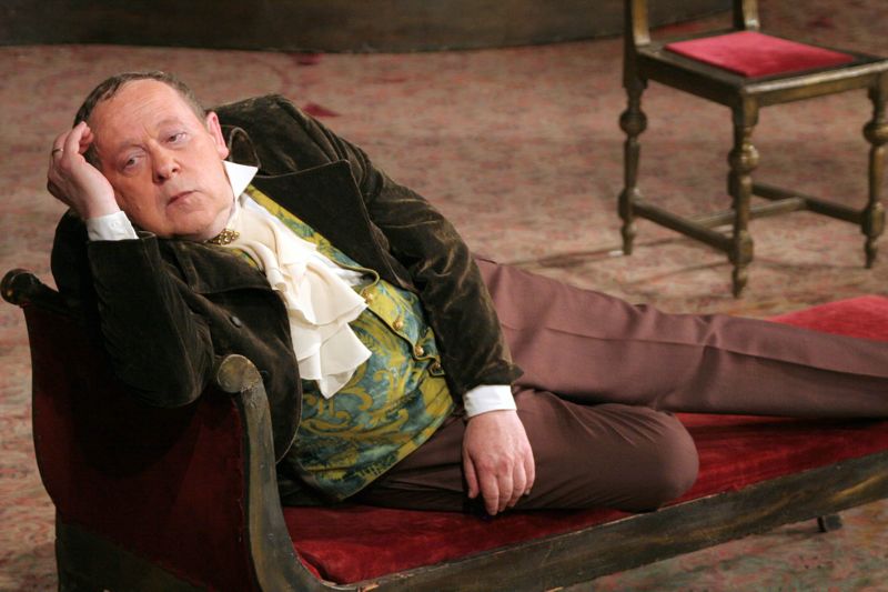 Давид Бабаев на сцене театра им. Леси Украинки Давид Бабаев на сцене театра им. Леси Украинки