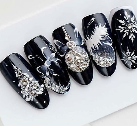 Маникюр на Новый год 2020