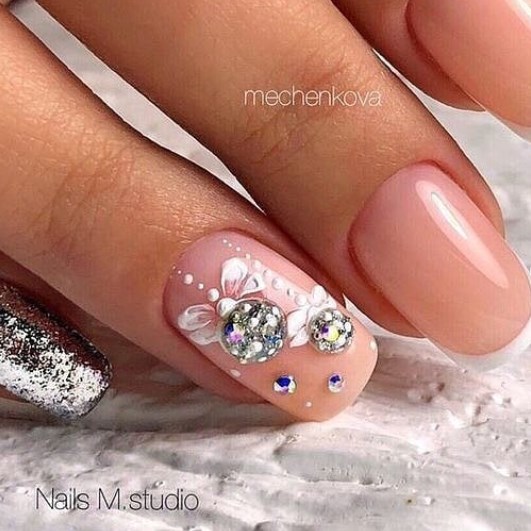 Маникюр на Новый год 2020