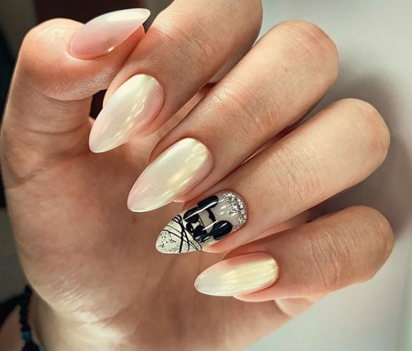 Новогодний маникюр 2020