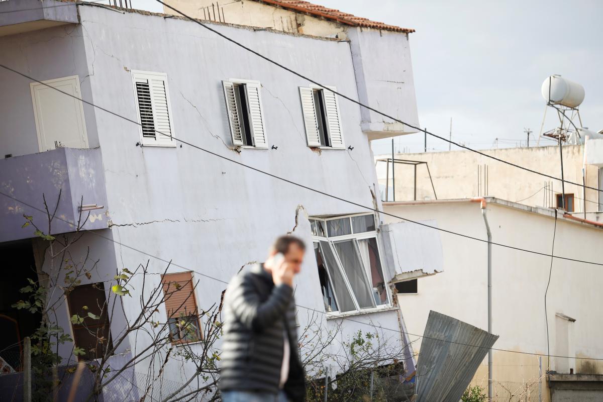 Число жертв землетрясения в Албании достигло 50 человек