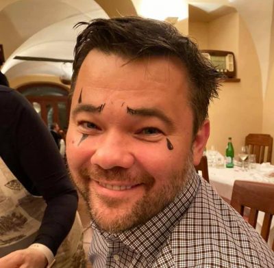 Новости Киева - Андрей Богдан нагло припарковался поперек дороги: фото