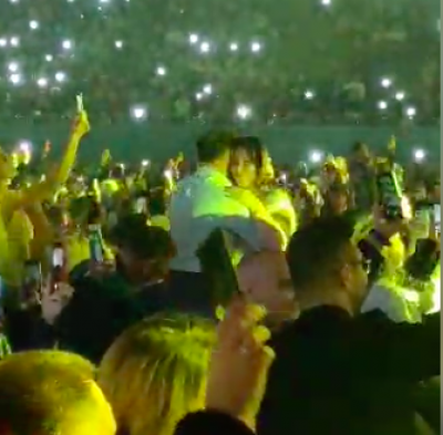 В Сеть попало видео с танцующим Ляшко на концерте любительницы Путина