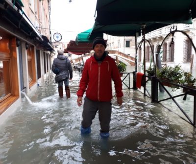 Апокалипсис в Венеции: наводнение накрыло 80% города, двое человек погибли - видео