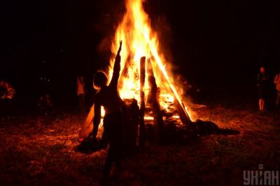 "Беда и если холода": На Киевщине мужчина из-за долго за газ и свет зажег в квартире костер