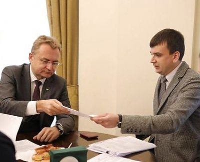 Садового заподозрили в злоупотреблении властью и вручили подозрение