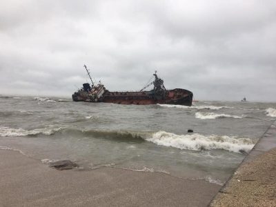 Потерпевший катастрофу танкер Делфи / Фото: пресс-служба ВМС ВСУ Потерпевший катастрофу танкер Делфи / Фото: пресс-служба ВМС ВСУ