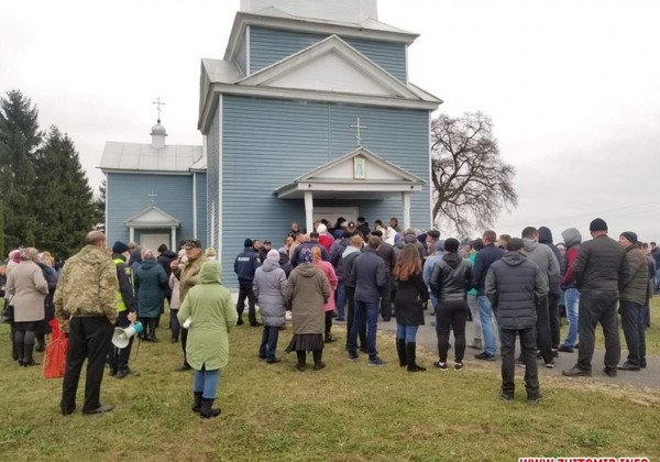 Пьяная драка за храм: на Житомирщине прихожане ПЦУ и УПЦ МП устроили разборки