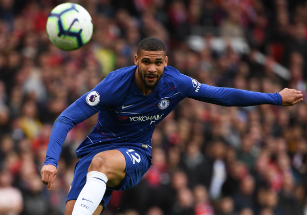 Звезда Челси в обнимку с женой экс-президента Франции снялся для элитного бренда одежды