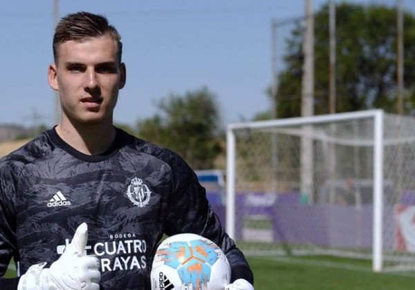 Звезда сборной Украины сделал предложение своей девушке