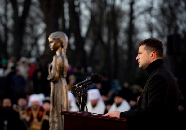 "Больно вспоминать, невозможно забыть": в Украине почтили память жертв Голодомора