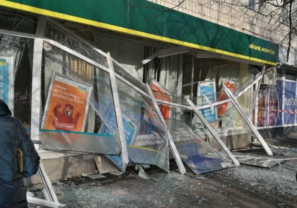 "Ущерб исчисляется в миллионах": глава Ощадбанка назвал унесенную из взорванного отделения сумму