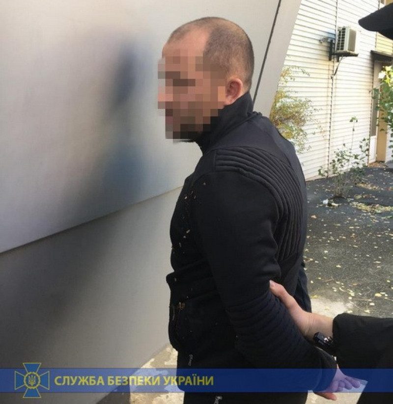 Сотрудники СБУ незаконно прослушивали телефоны украинцев за крупную сумму