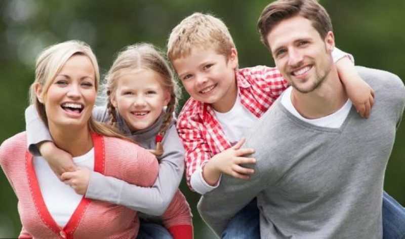 Эксперт рассказала, как и почему европейцы в Европе постепенно "вымирают"