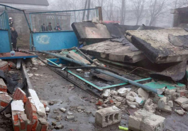 В Харькове после пожара и взрыва в гараже найдены мертвыми три человека В Харькове после пожара и взрыва в гараже найдены мертвыми три человека