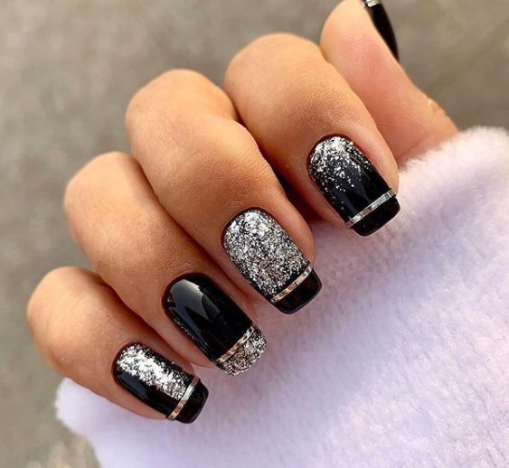 Черный новогодний маникюр 2020