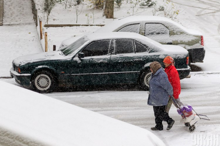 Ужгород сегодня присыпал первый снег