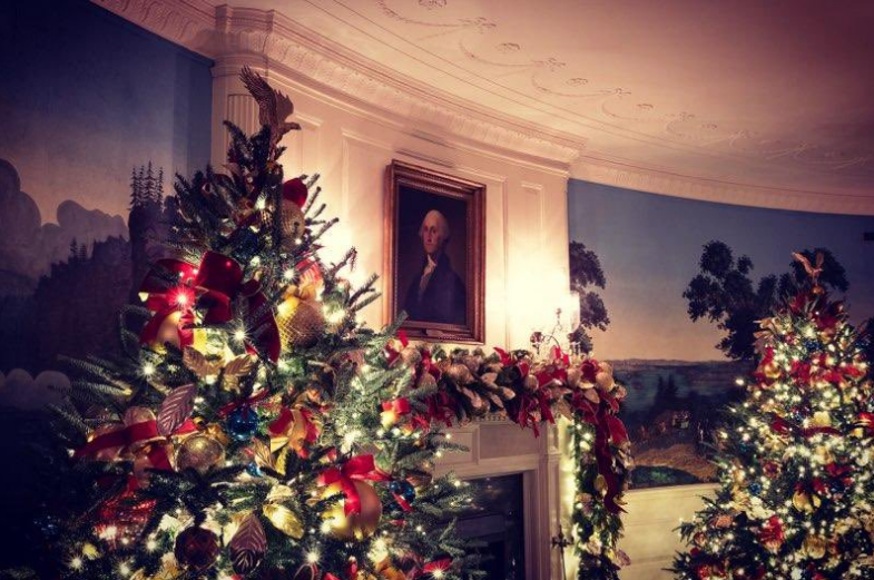 Мелания украсила Белый дом к Рождеству Мелания украсила Белый дом к Рождеству