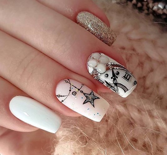 Простой новогодний маникюр 2020