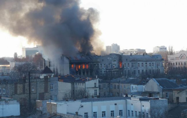Пожар в колледже Одессы: Зеленский предупредил, что жертв может возрасти