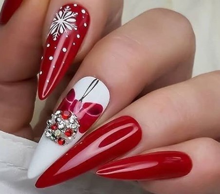 Красный новогодний маникюр 2020