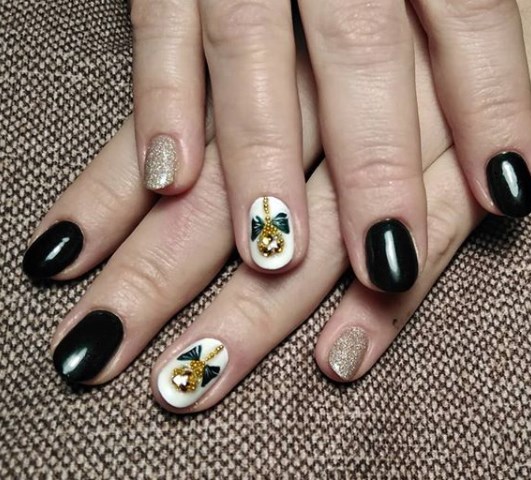 Зимний маникюр на короткие ногти 2020 Зимний маникюр на короткие ногти 2020