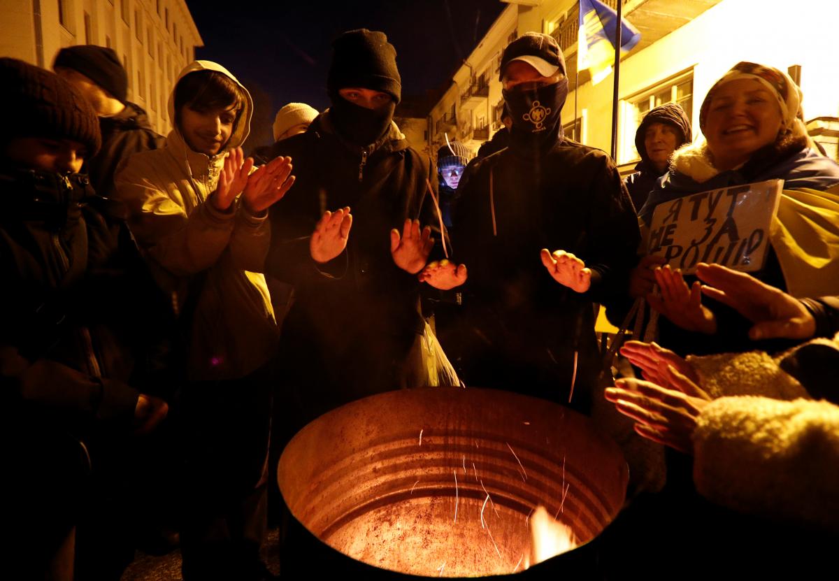 Акция Стража на Банковой перед зданием Офиса президента