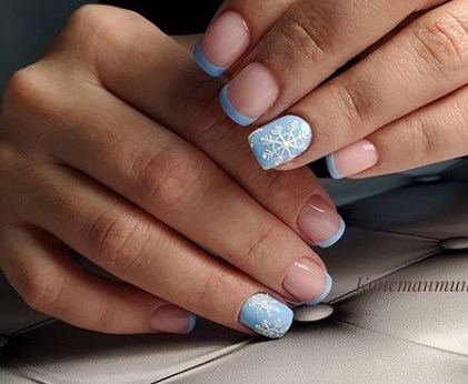 Французский маникюр на Новій год 2020