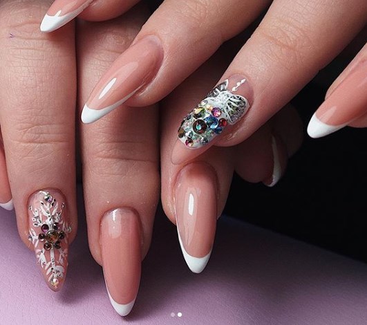 Французский маникюр на Новій год 2020