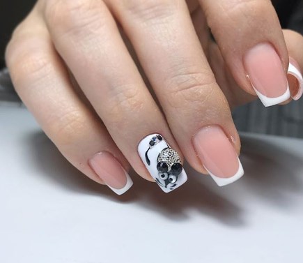 Французский маникюр на Новій год 2020