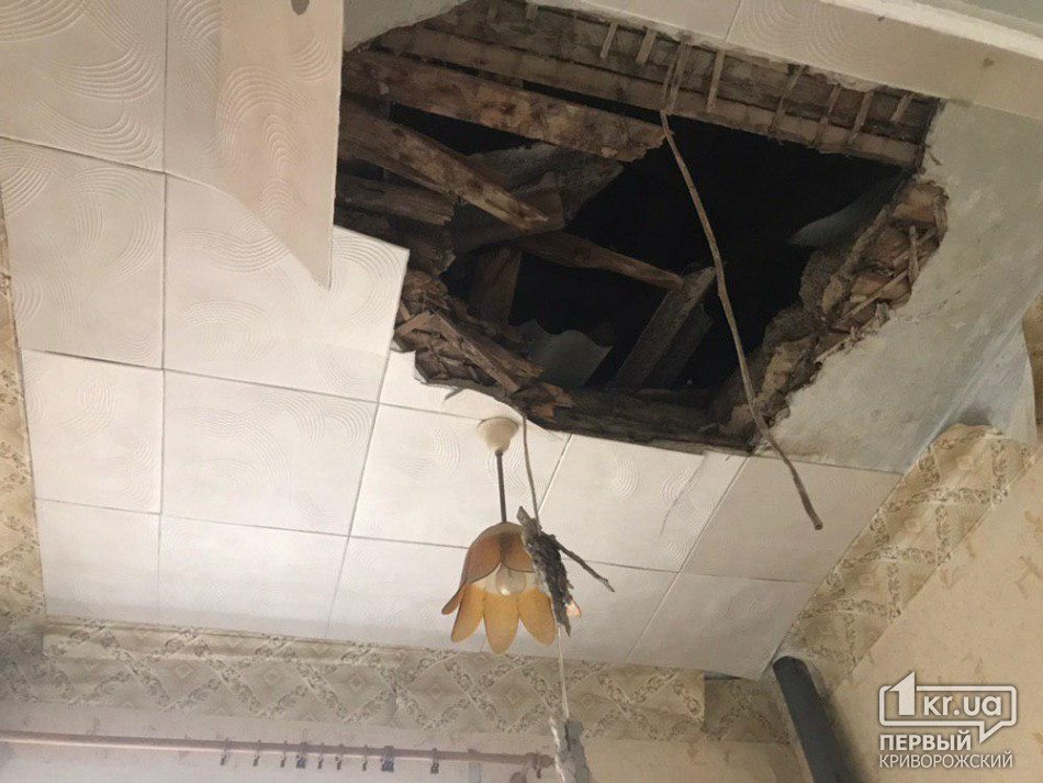 В больнице Кривого Рога обвалился потолок В больнице Кривого Рога обвалился потолок