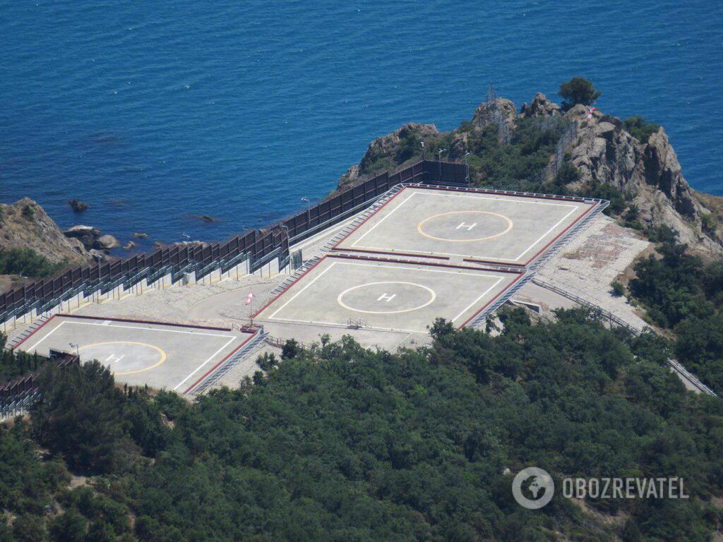 СМИ опубликовали снимки секретной дачи Владимира Путина в Крыму