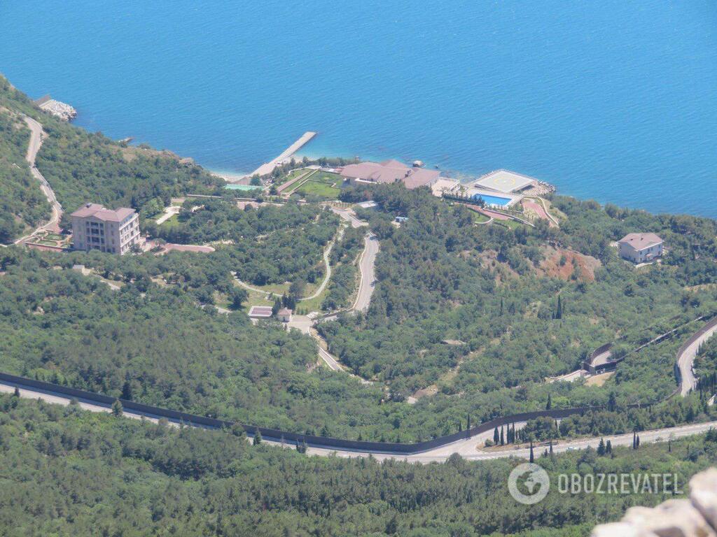 СМИ опубликовали снимки секретной дачи Владимира Путина в Крыму