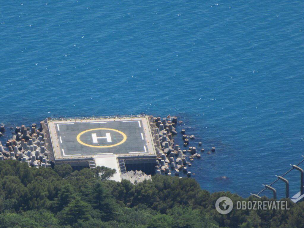 СМИ опубликовали снимки секретной дачи Владимира Путина в Крыму