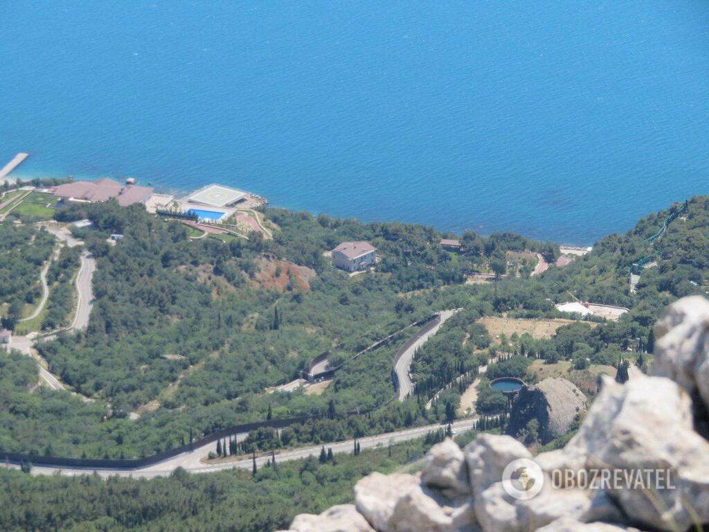 СМИ опубликовали снимки секретной дачи Владимира Путина в Крыму