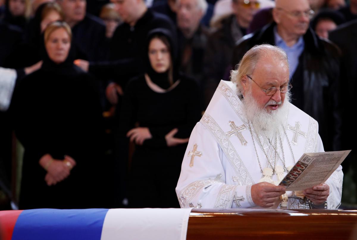Юрия Лужкова отпевал патриарх Кирилл