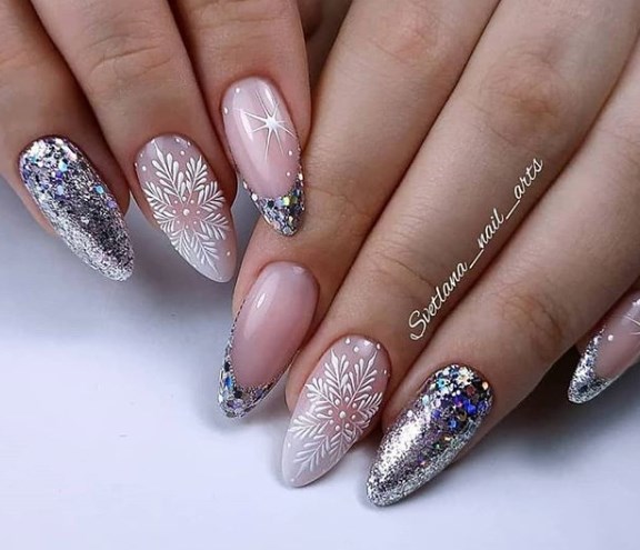 Серебряный маникюр зима 2020