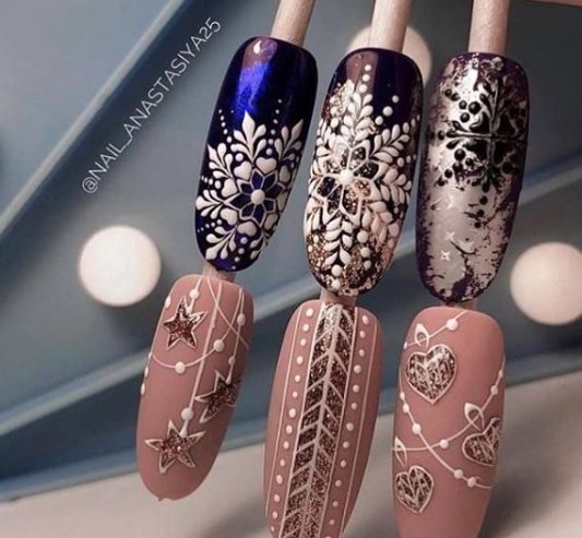 Новогодний маникюр марсала 2020