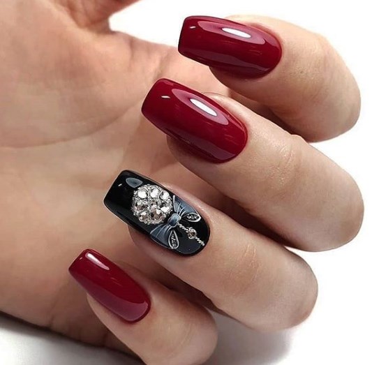 Новогодний маникюр марсала 2020