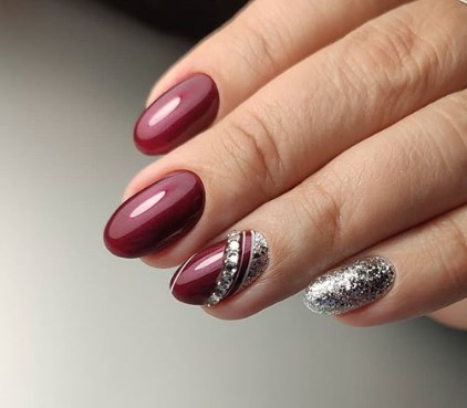Новогодний маникюр марсала 2020