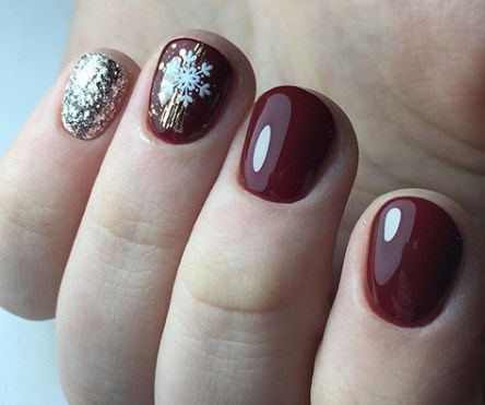 Новогодний маникюр марсала 2020