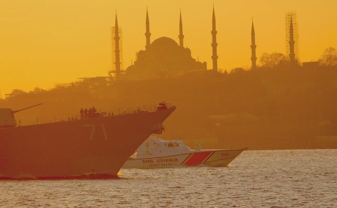 Эсминец США в Черном море