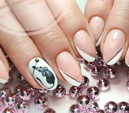 Новогодний маникюр с мышкой