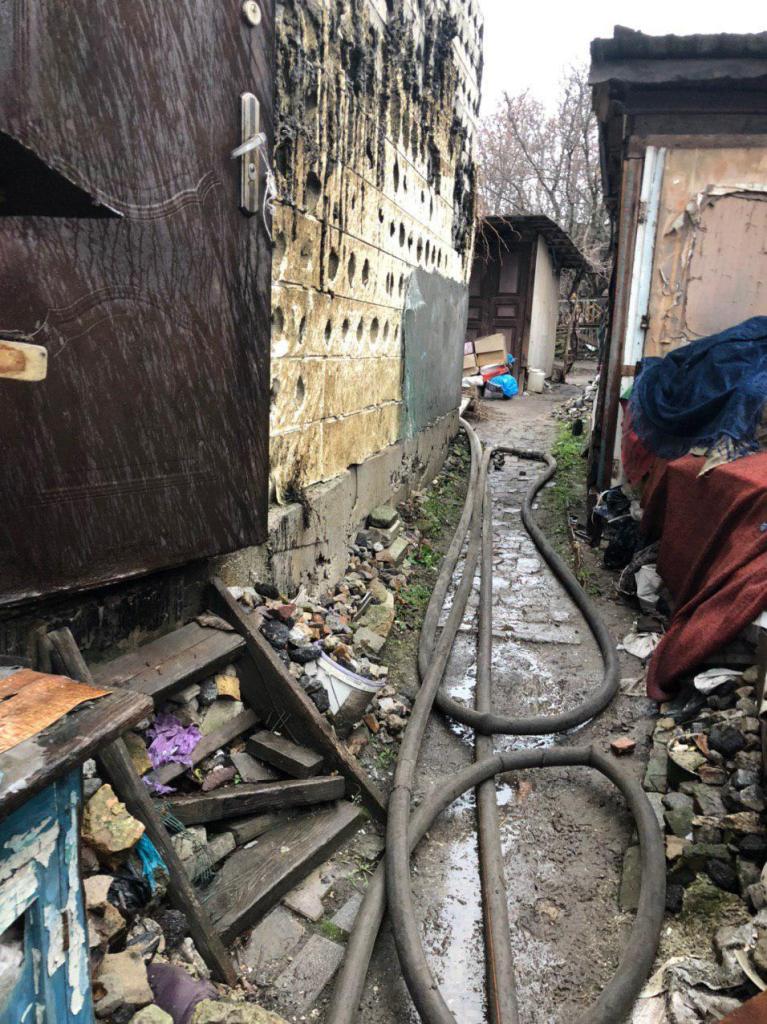 В Запорожье горел дом, найдены тела матери и сына