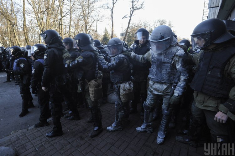 Столкновения под парламентом