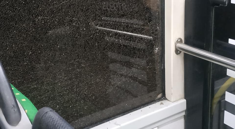 Во Львове сегодня обстреляли пассажирский автобус