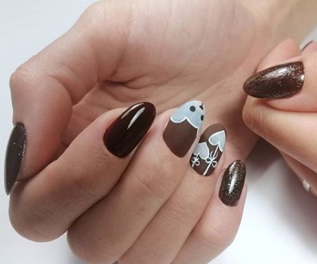 Коричневый маникюр на Новый год 2020