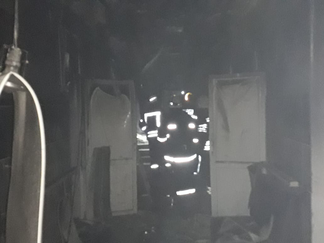 В Луганской области во время пожара эвакуировали более 100 человек В Луганской области во время пожара эвакуировали более 100 человек