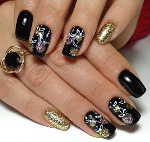 Новогодний маникюр 2020